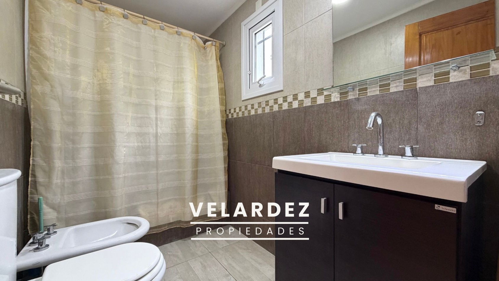 Casa en Venta en Pinamar - Barrio Nayades