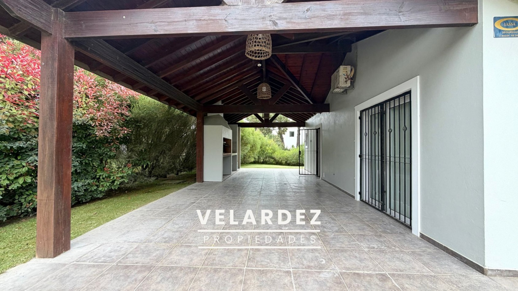 Casa en Venta en Pinamar - Barrio Nayades